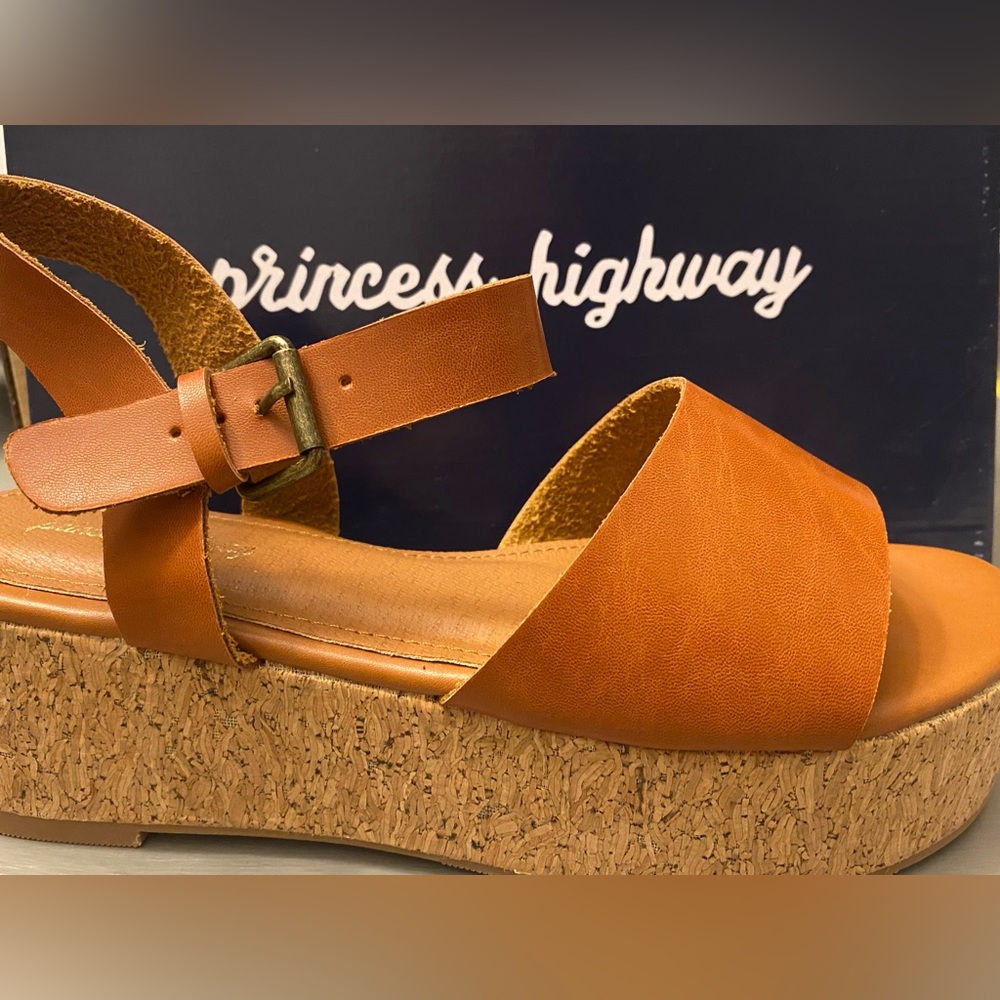 Woman’s ModCloth Princess Highway. Sandy Point Sandal in Tan size 39 EU 8 1/2 US